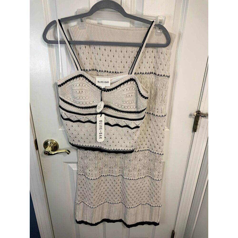 Olive + Oak 2 Piece Ivory & Black Knit Top and Skirt Size Large - NWT